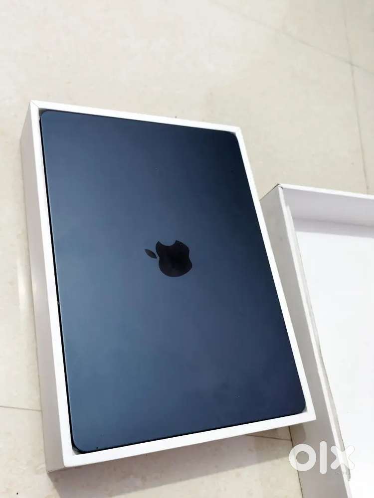 MacBook Air M2, Full pack Box & Bill