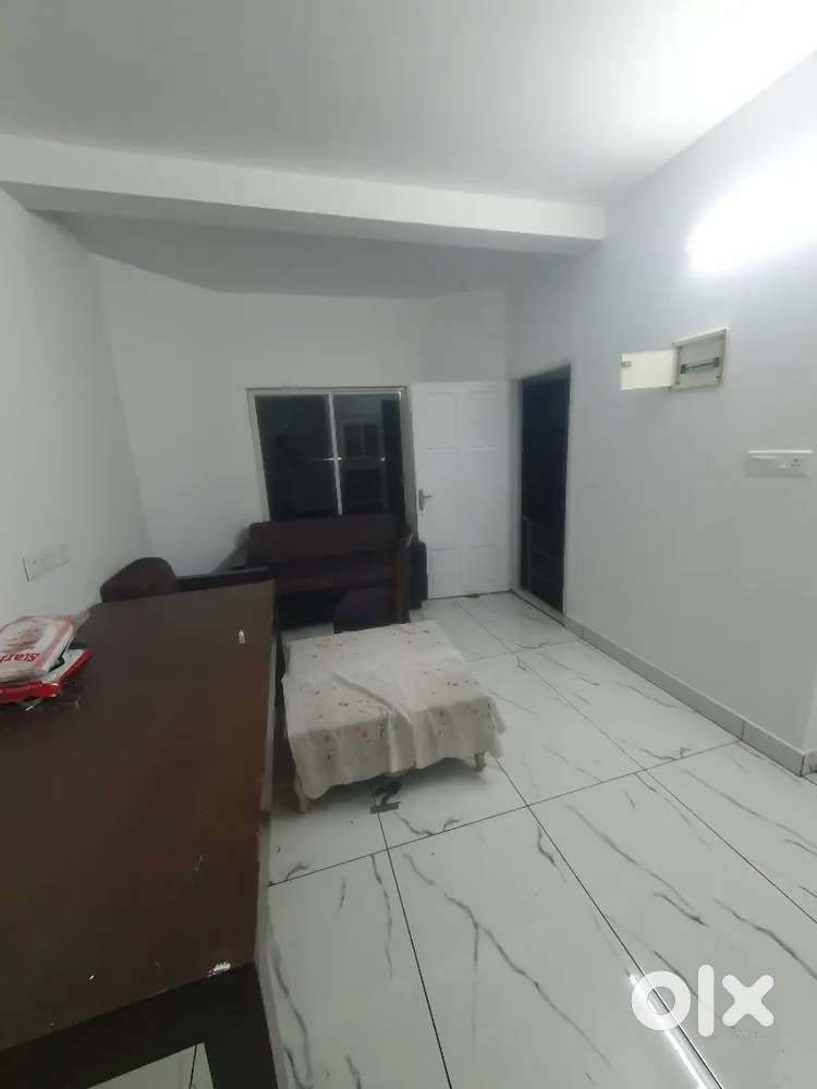 Fully furnished 2bhk first floor for family and bachelor