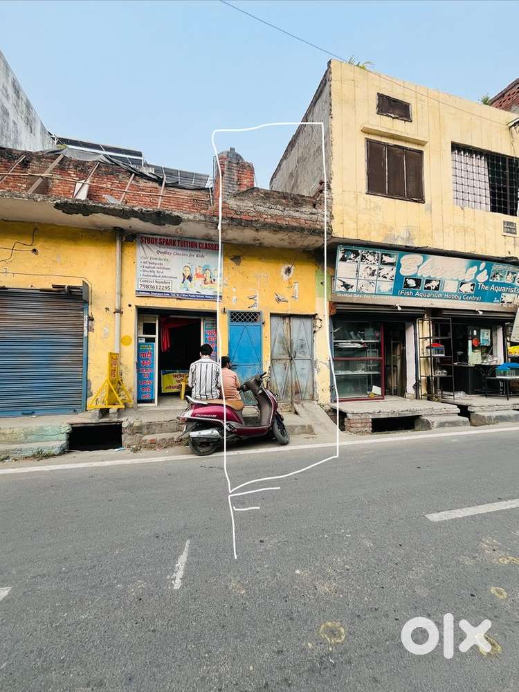 on road property for sale in good location