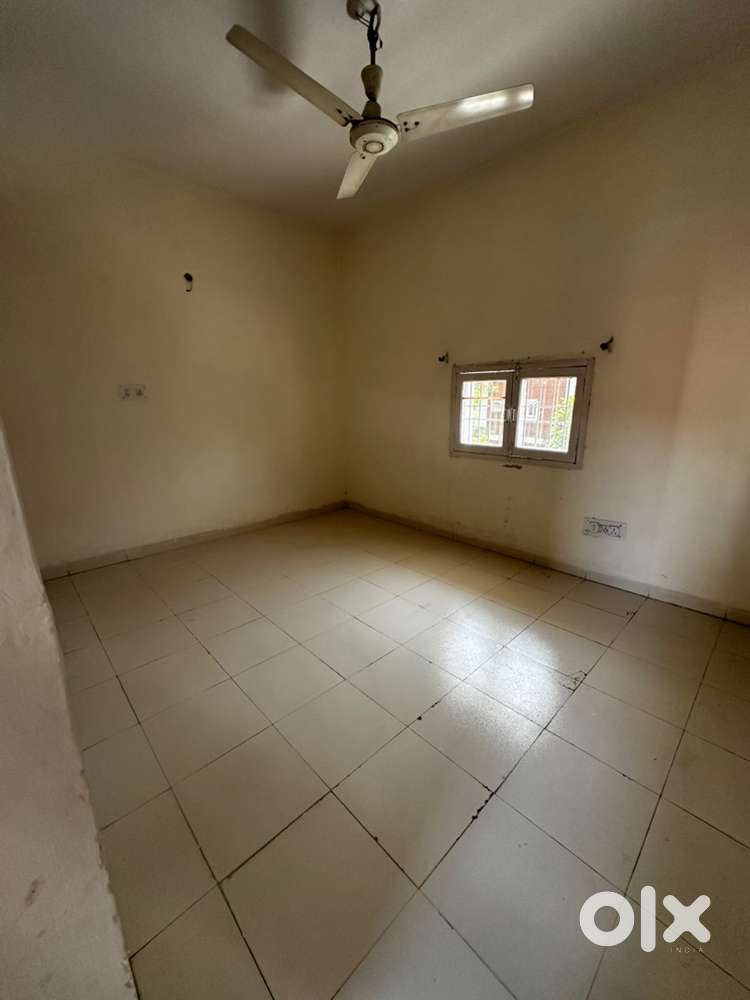 room for rent only for one girl (not family)