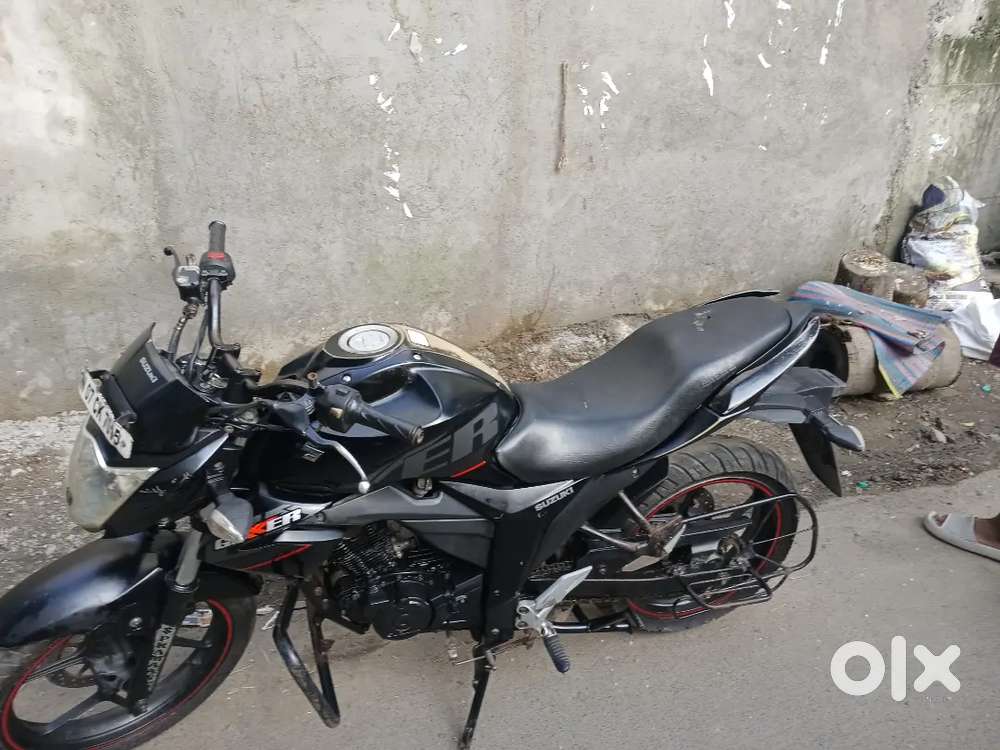Suzuki Gixer 2017 model singer owner