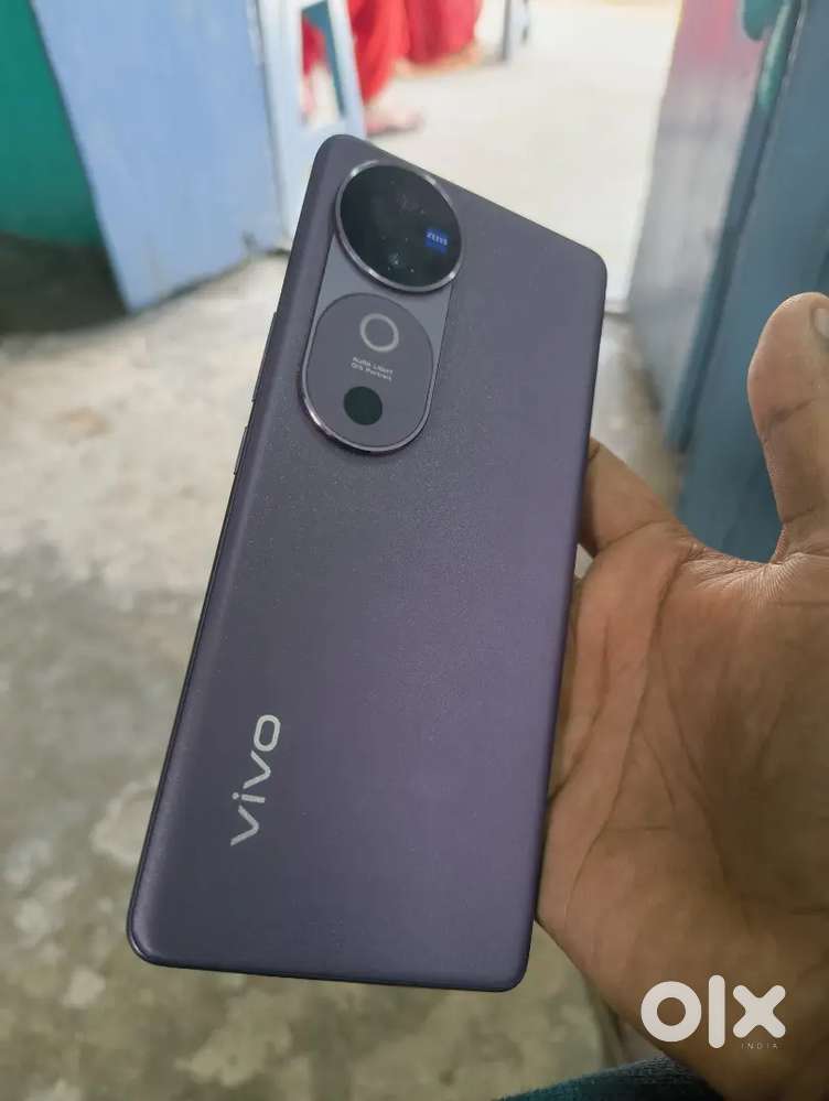 Vivo v40 8+8/256