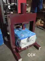Paper plate hydrolic machine (35,000only)