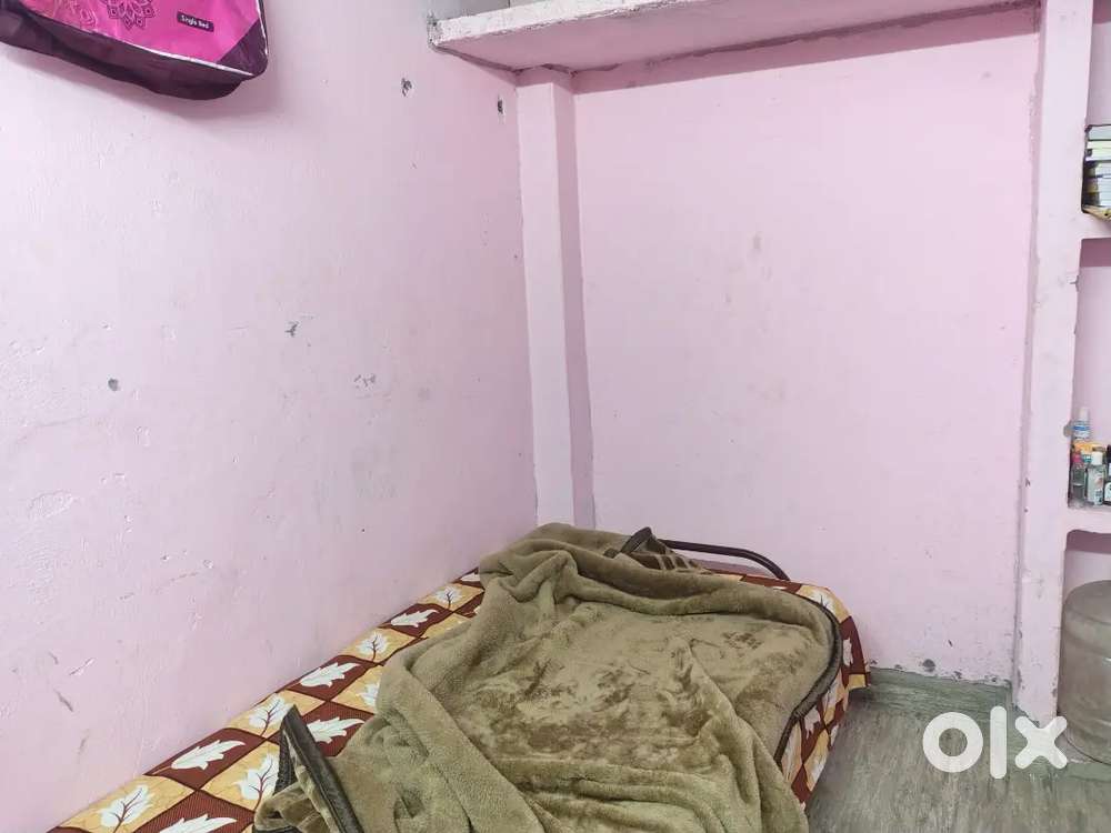 Roomate mate ke need h koi bhi ho 2 k rent h 1 person ka