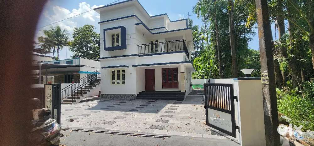 Rent house available Rs 6000 above, Varapuzha area ( Family 's Only)