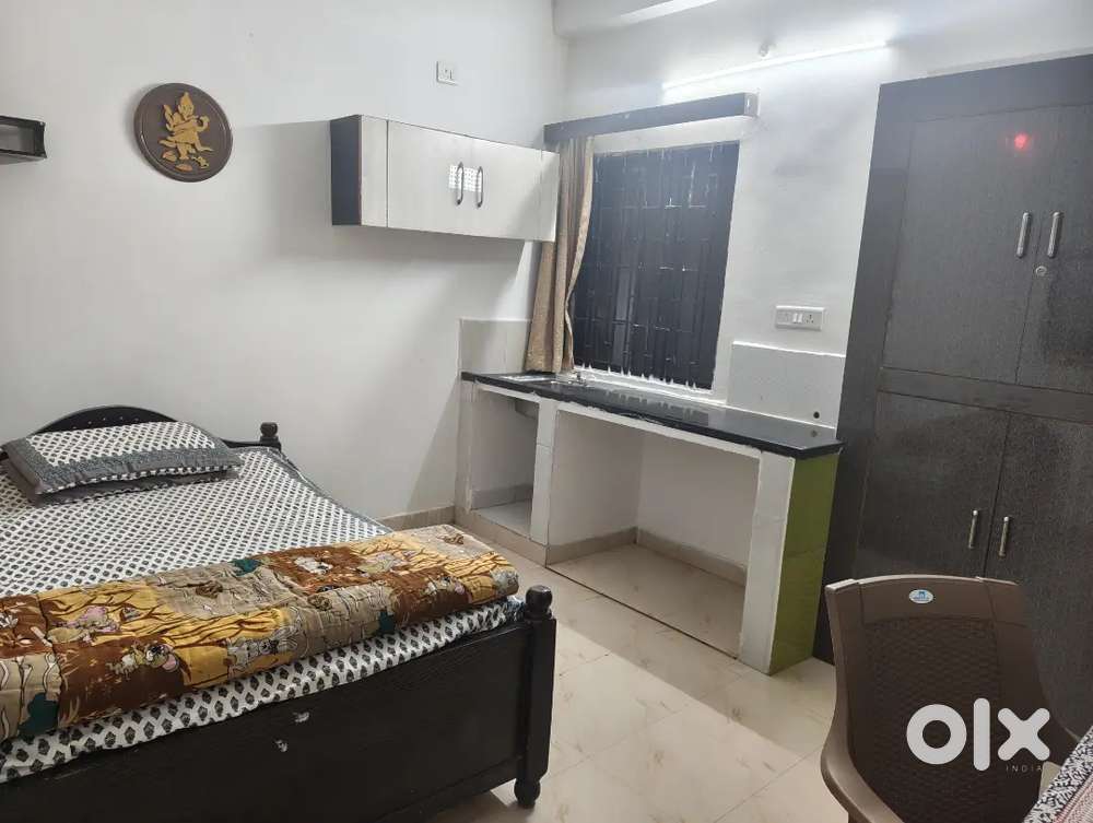 For government employee 1 room furnished in e-7