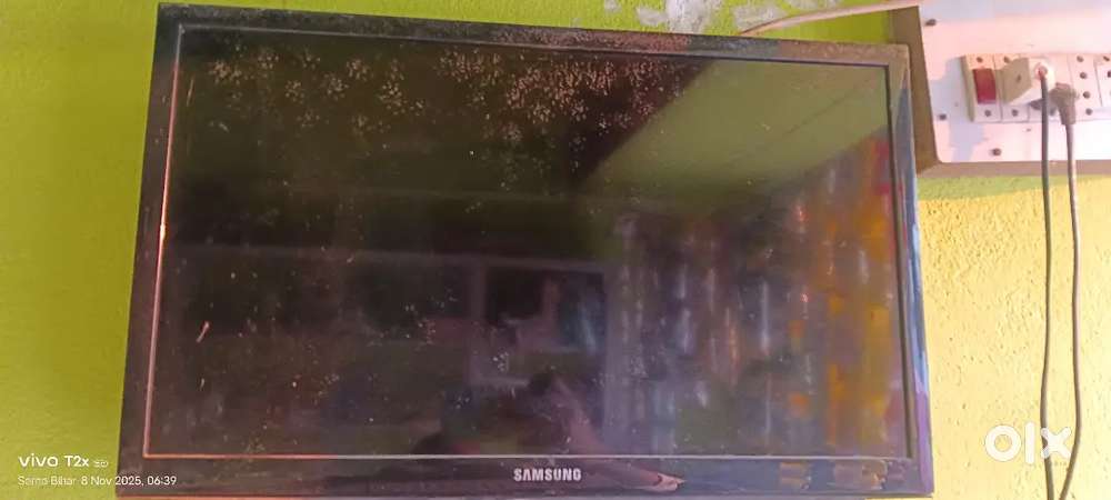 Samsung TV 22INCH hai