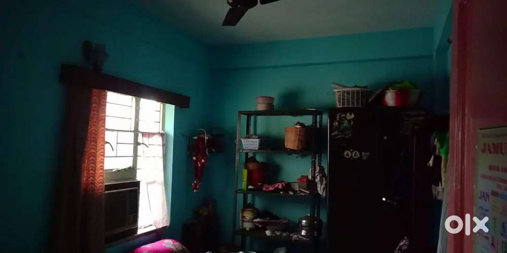 Ready to move 2 bhk flat for small family