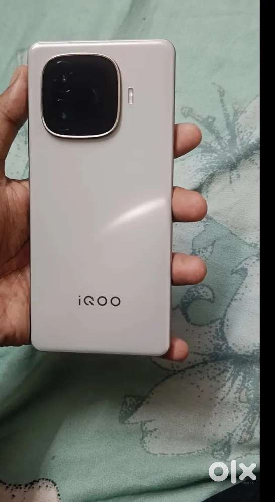 IQOO NEO 10R 8/128 urgent sale Excellent condition full box