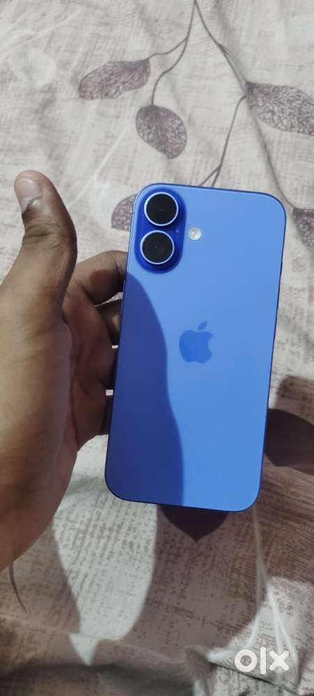 iPhone 16 128