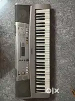 Music keyboard psr E 303