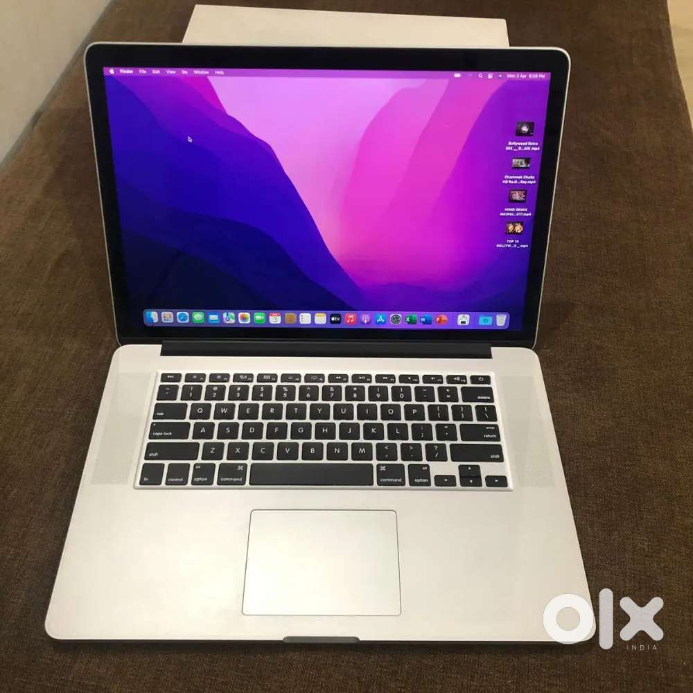 Less used MacBook Pro 15inch i7 processor in good working condition