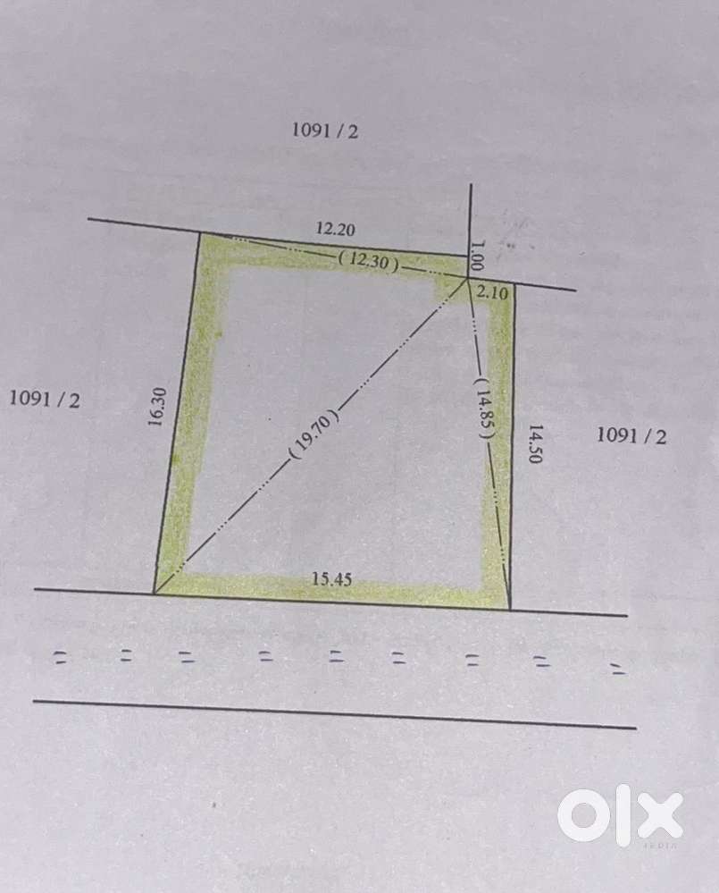 Premium water-front plot near Chinmaya, Vaduthala