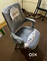 Urgent Office visitor chairs