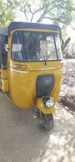 Bajaj RE 2019