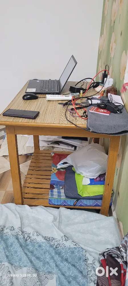 Computer table