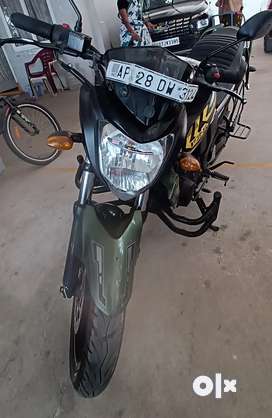 Selling my Yamaha FZS bike(2 wheeler)