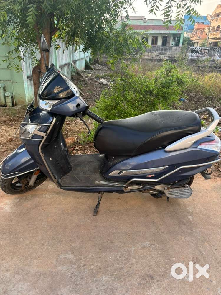 Single Hand used by bank employees