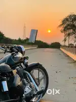 Bullet standard 350 with full modified , alloy , horns, fatty tyre