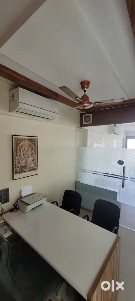 FULLY FURNISHED CORPORATE OFFICE ON RENT