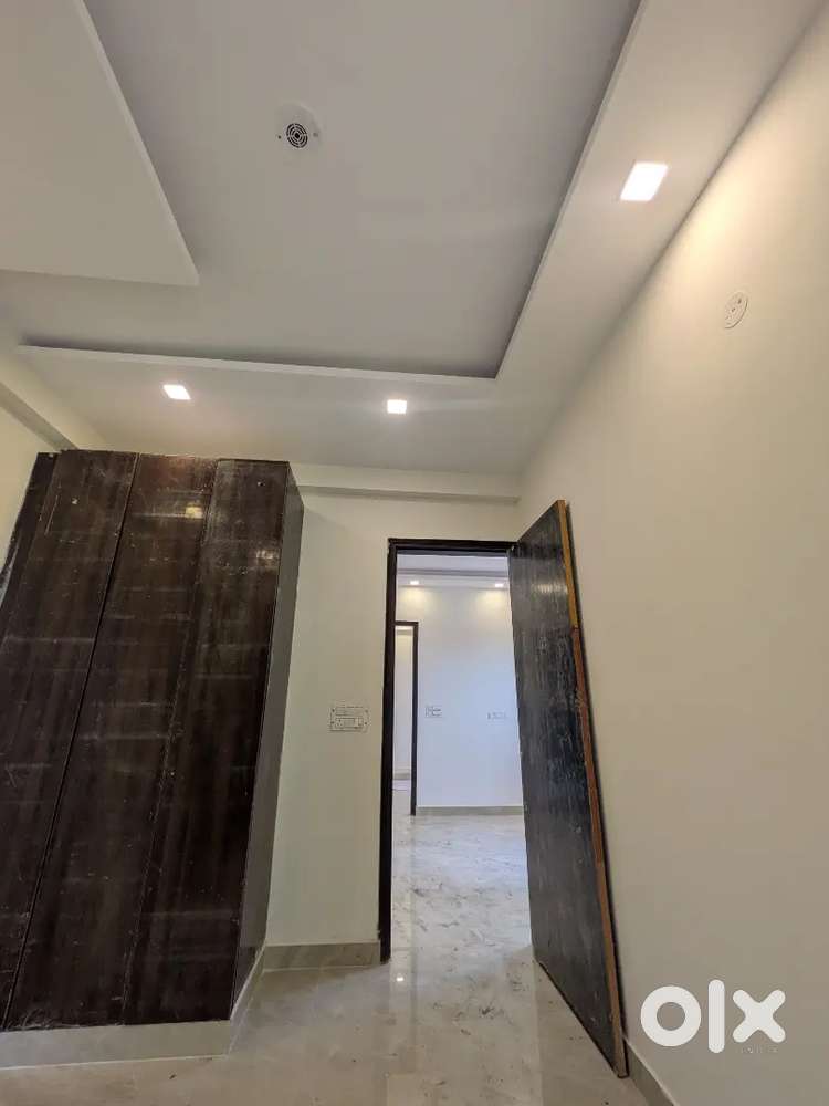 For sale prime location near gaur city 2 gurudwara with your budget