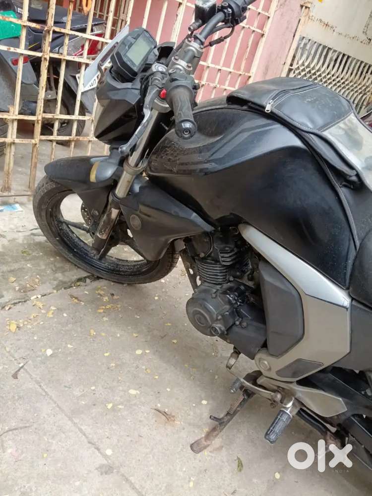 Yamaha  FzS  V2 single owner
