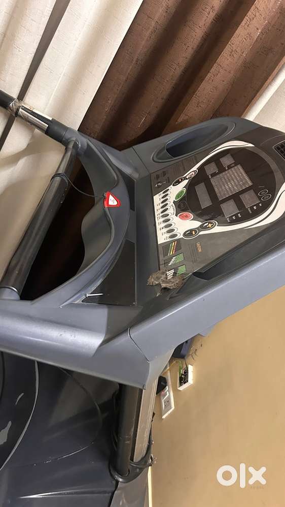 Heavy duty treadmill