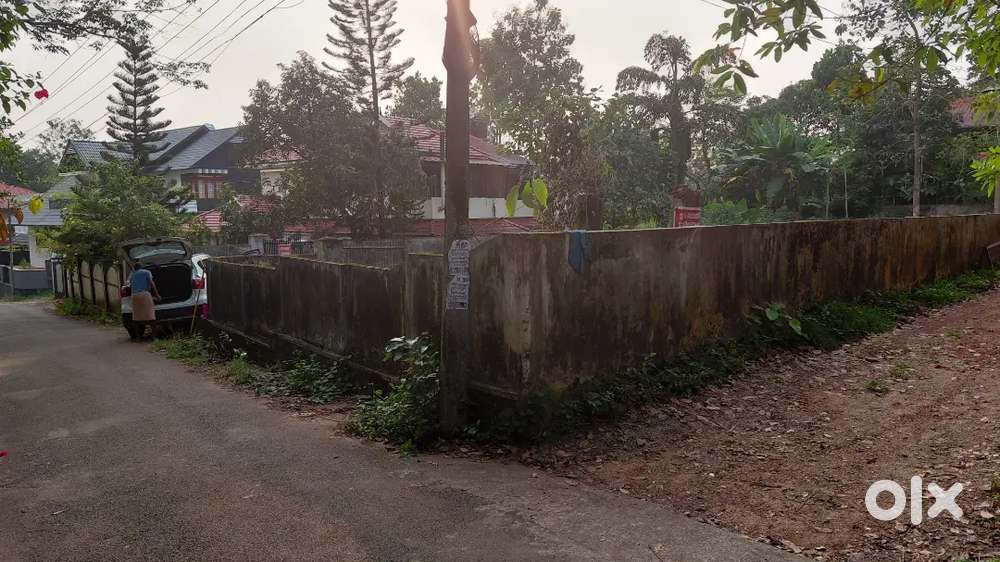 Kottayam. Near Carithas Matha hospital. 10,20 cents.