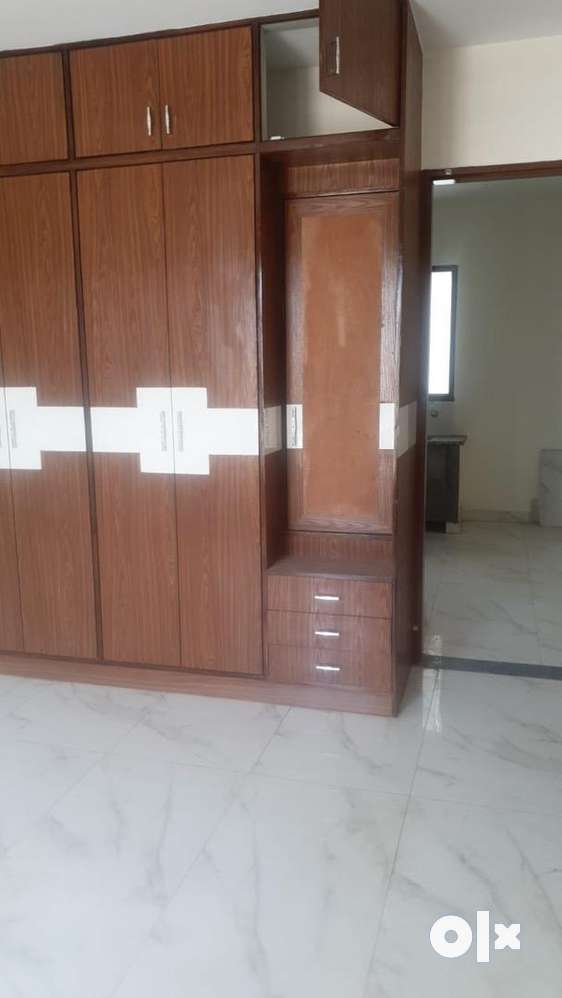 3bhk F.F semi finished luxury house available for rent