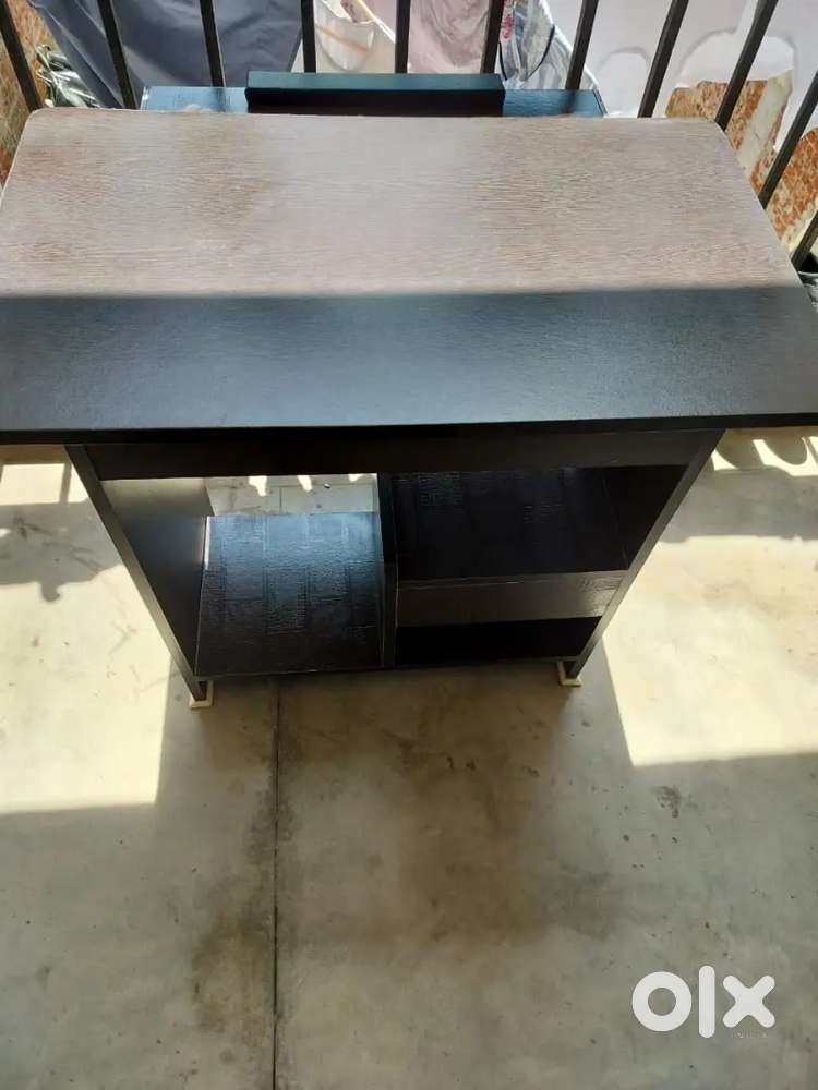 Computer Table in excellent condition for sell