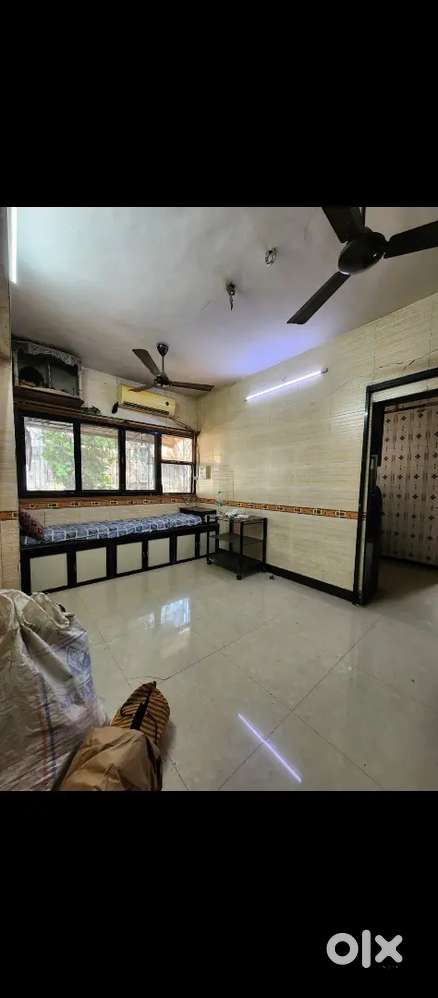 1 bhk Rent 22k deposit 60k in kandivali (E)