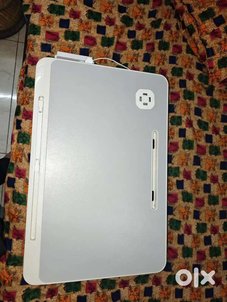 LAPTOP TABLE