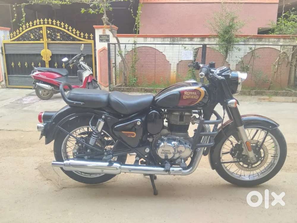 Classic 350 bs6 vehicle good condition low single handed customer