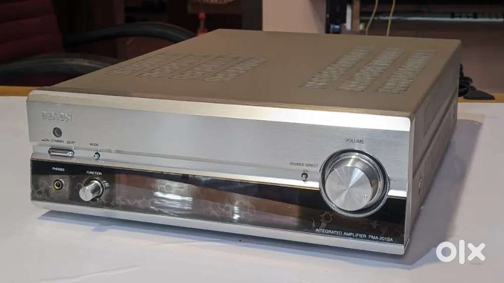 Denon integrated sterio amplifier in excellent condition