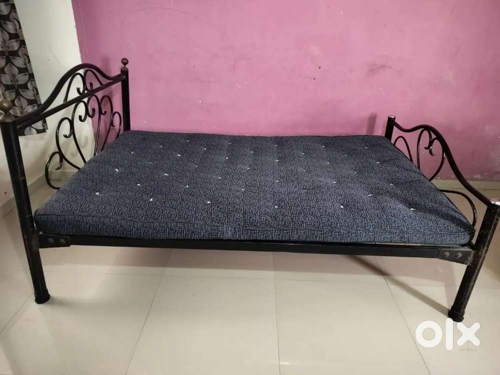 6x4 iron bed with mattress