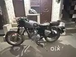Royal enfield classic 350 in Excelent condition with alloy wheels