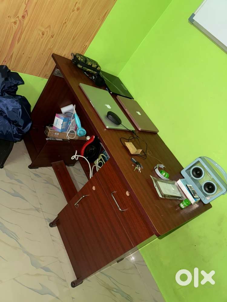 Office table