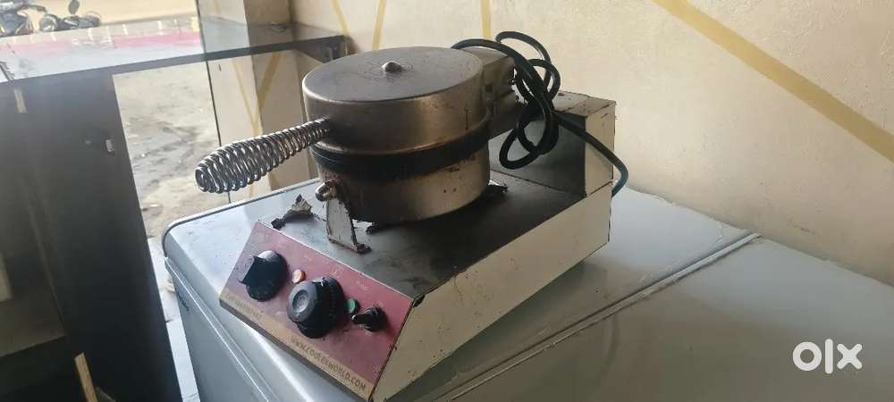 Waffle machine for cafe