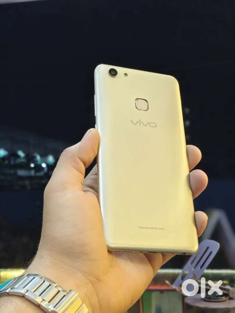 V7 plus 4ram 64 storage