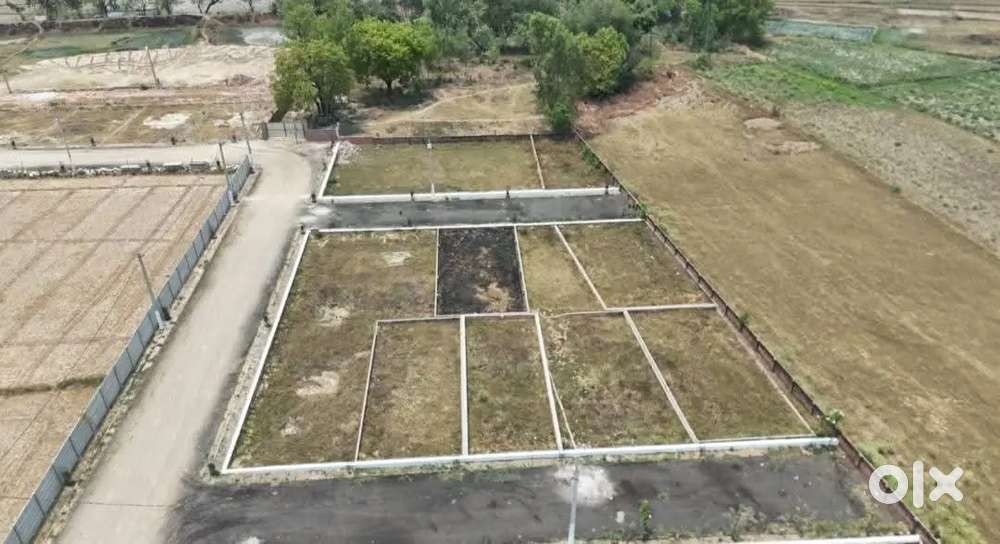 HCl कम्पनी खुरदही बाजार अमूल दूध डेरी के आस पास प्लाट ले तुरन्त कब्जा