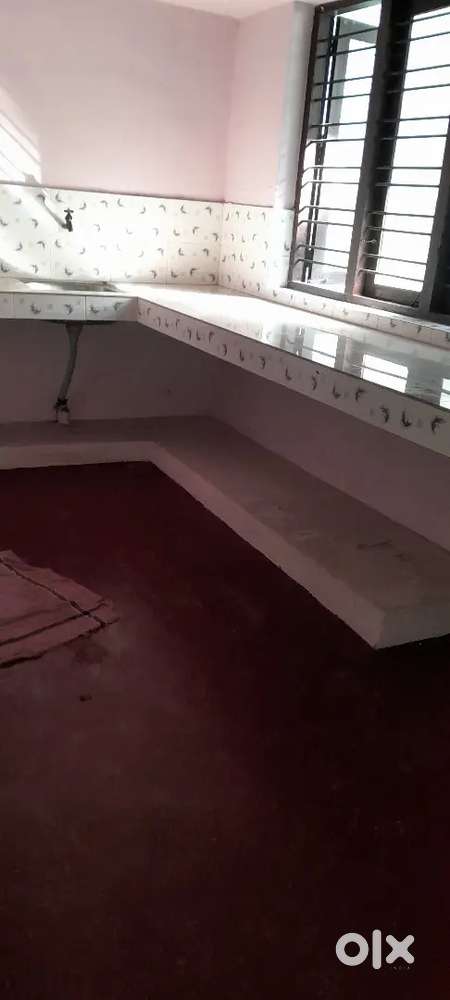 Bachelor allowed house rent in sreekariyam JN