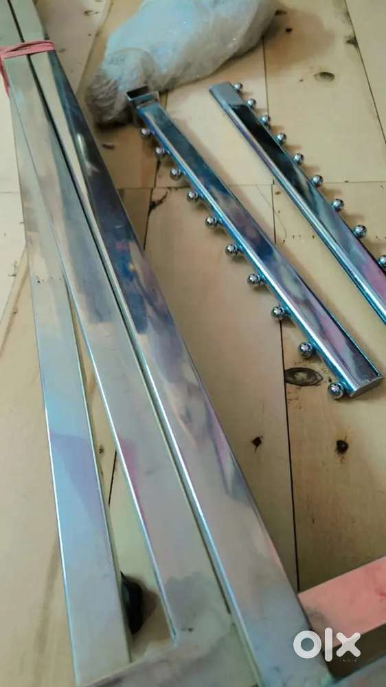 Clothes rack for shop
