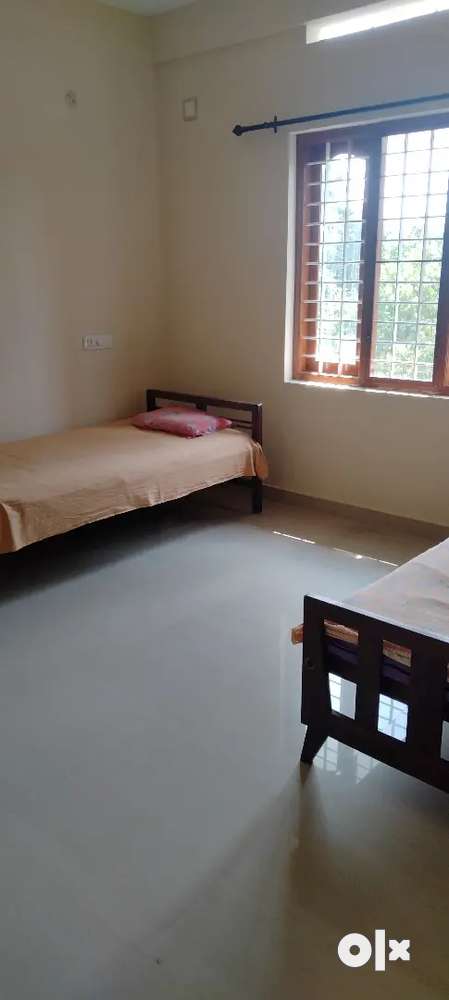 2bhk semi furnished appartment  near Manorama earikkadavu 2nd floor