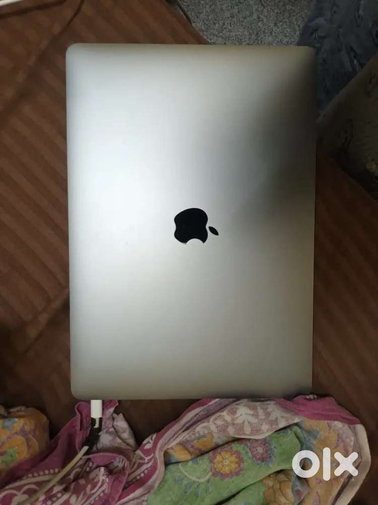 Macbook m1 2022 model