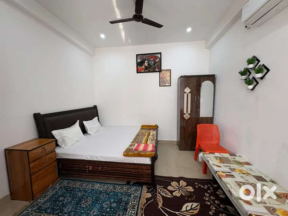 Homestay in Vrindavan for rent in society with shop