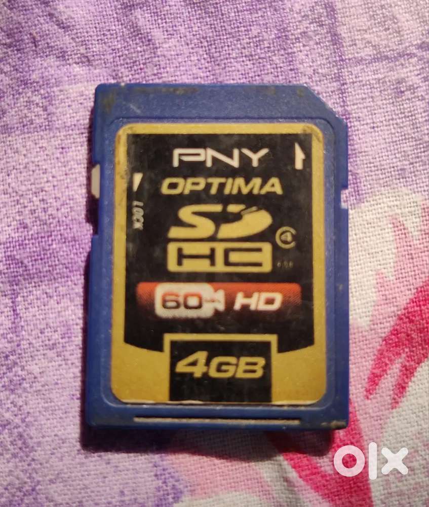 Nikon Coolpix Digital Camera (Old Model – Used in Good Condition)