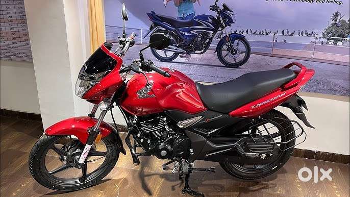 3 monts old , honda unicorn Red