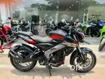 Bajaj pulsar ns 200 single owner showroom condition