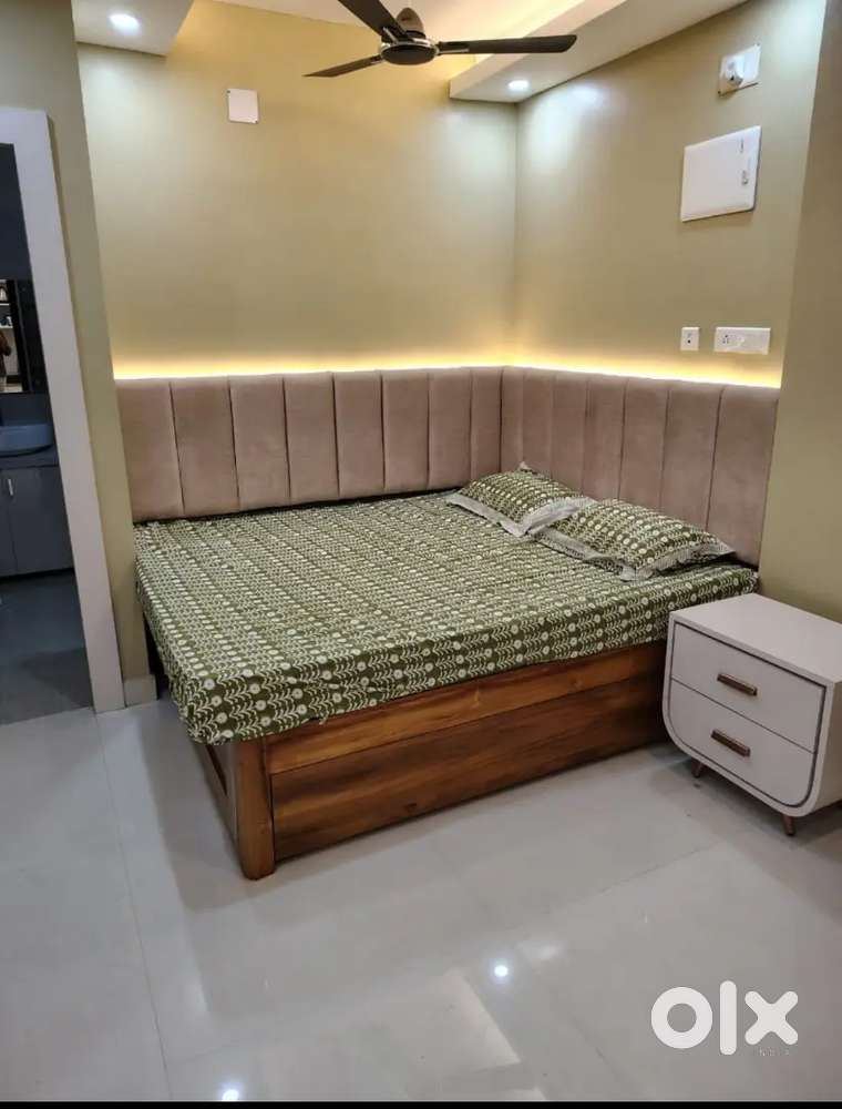 2bhk fully furnished ( Bed,ac, fridge coupboards everything)