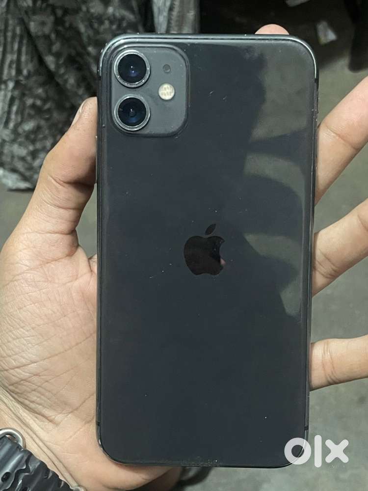 iPhone 11 128 battery 73% all good condition sab saman hai all work
